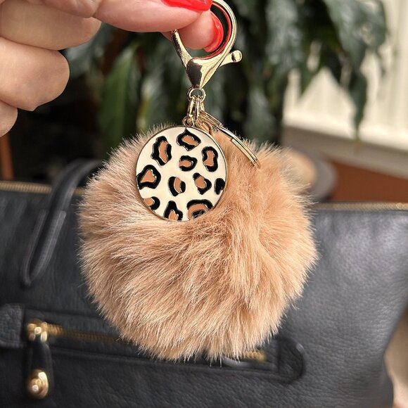New POM POM LEOPARD Bag Charm Tan Gold Tone Hardware - Picture 4 of 7